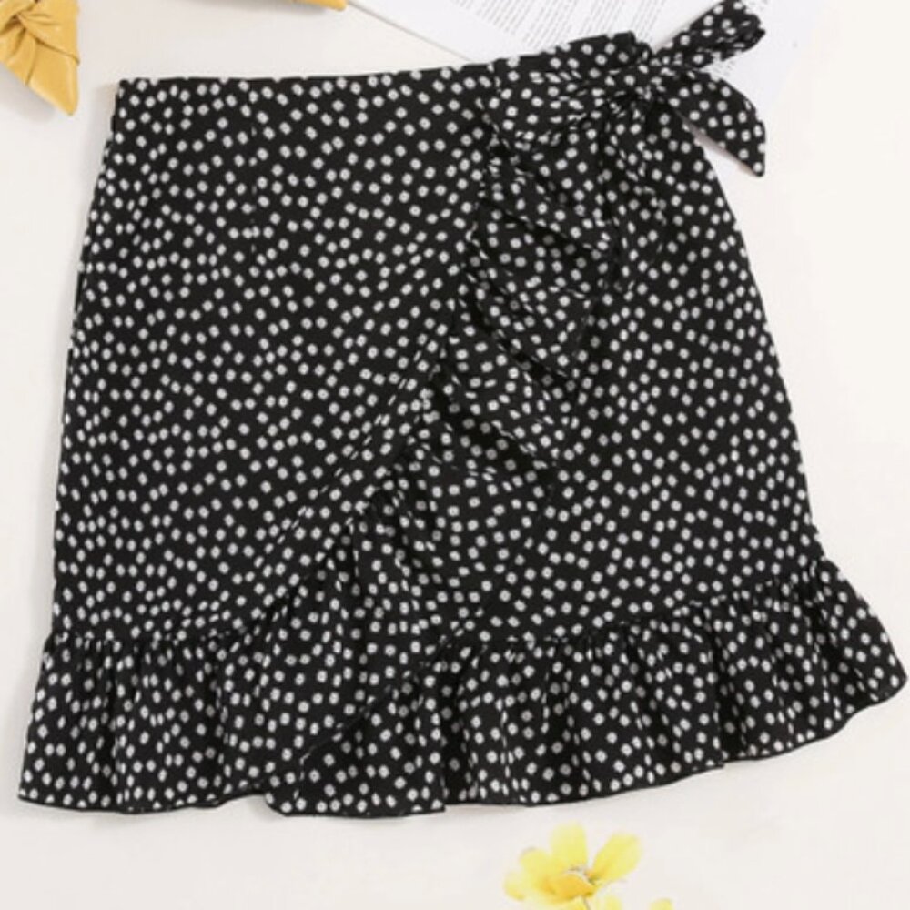 💚Shein Curve Black and White floral ruffled wrap skirt xl